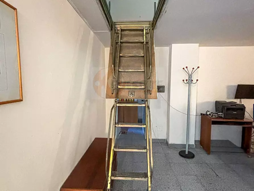 Immagine 15 di Locale commerciale in affitto  in viale Porto Torres 47 a Sassari