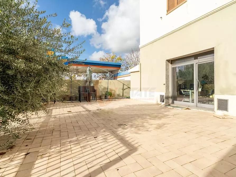 Immagine 18 di Locale commerciale in affitto  in viale Porto Torres 47 a Sassari