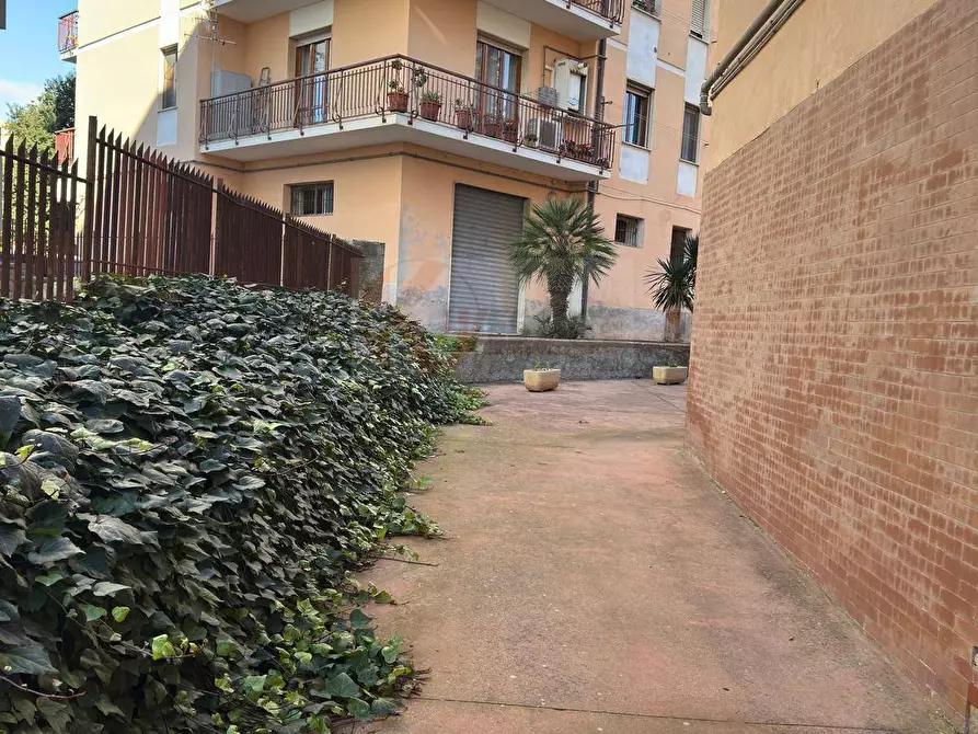 Immagine 6 di Locale commerciale in vendita  in via stanis manca a Sassari