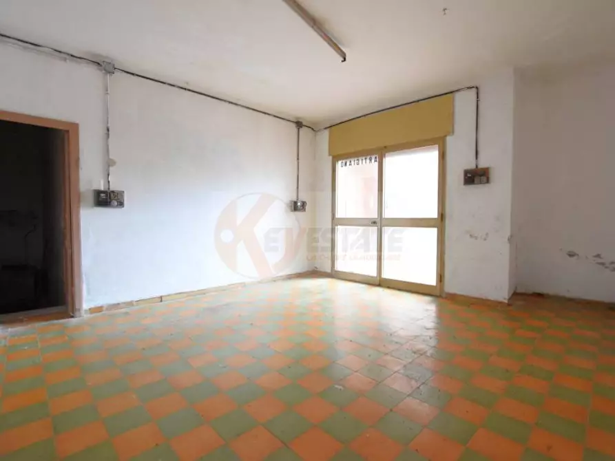 Immagine 1 di Locale commerciale in vendita  in via stanis manca a Sassari