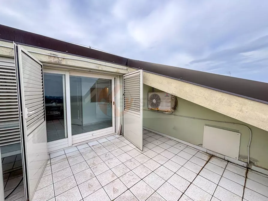 Immagine 16 di Appartamento in vendita  in Via Walter Pasella 36/B a Sassari