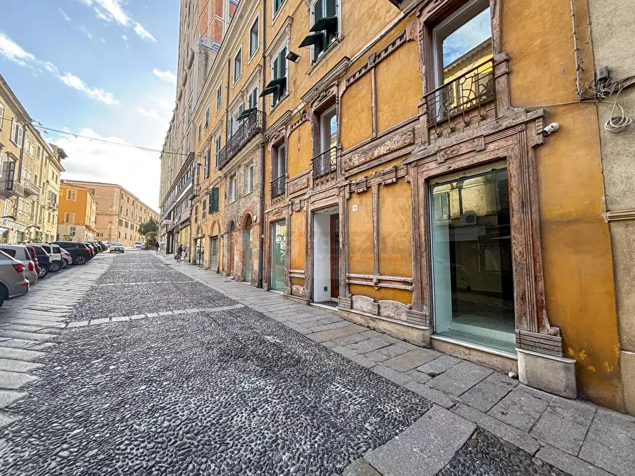 Immagine 19 di Locale commerciale in vendita  in Largo Cavallotti 18 a Sassari