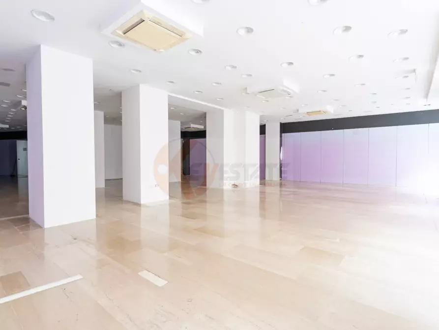 Immagine 2 di Locale commerciale in vendita  in Largo Cavallotti 18 a Sassari