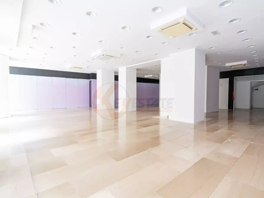 Immagine 3 di Locale commerciale in vendita  in Largo Cavallotti 18 a Sassari