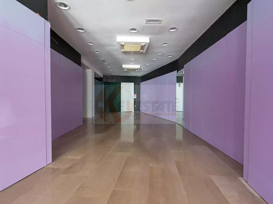 Immagine 7 di Locale commerciale in vendita  in Largo Cavallotti 18 a Sassari