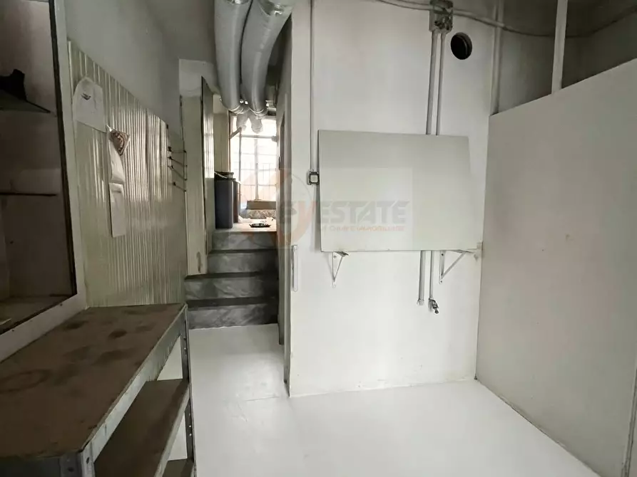 Immagine 7 di Locale commerciale in vendita  in Via sebastiano satta 12 a Sassari