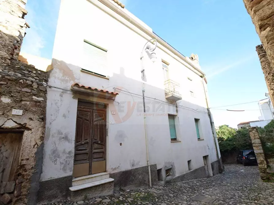 Immagine 29 di Appartamento in vendita  in VIA ICNUSA 17 a Oliena