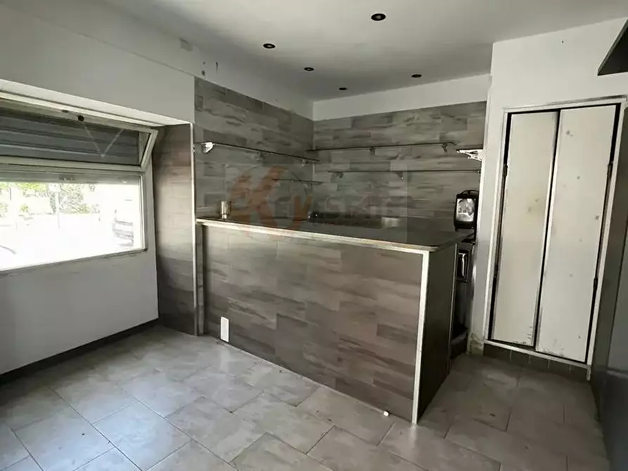 Immagine 2 di Locale commerciale in vendita  in via università 56 a Sassari