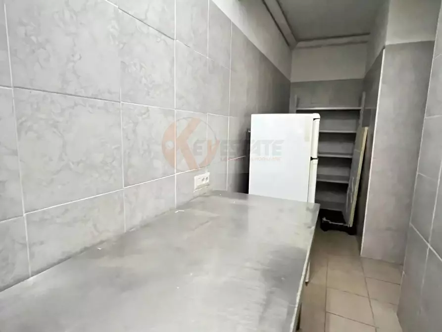 Immagine 9 di Locale commerciale in vendita  in via università 56 a Sassari