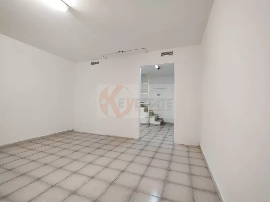 Immagine 10 di Locale commerciale in vendita  in Via Matteotti 26 a Sassari