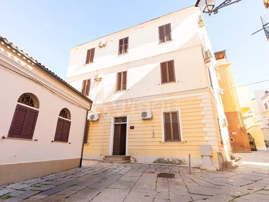 Immagine 1 di Casa indipendente in vendita  in Via Regina Margherita 5 a La Maddalena