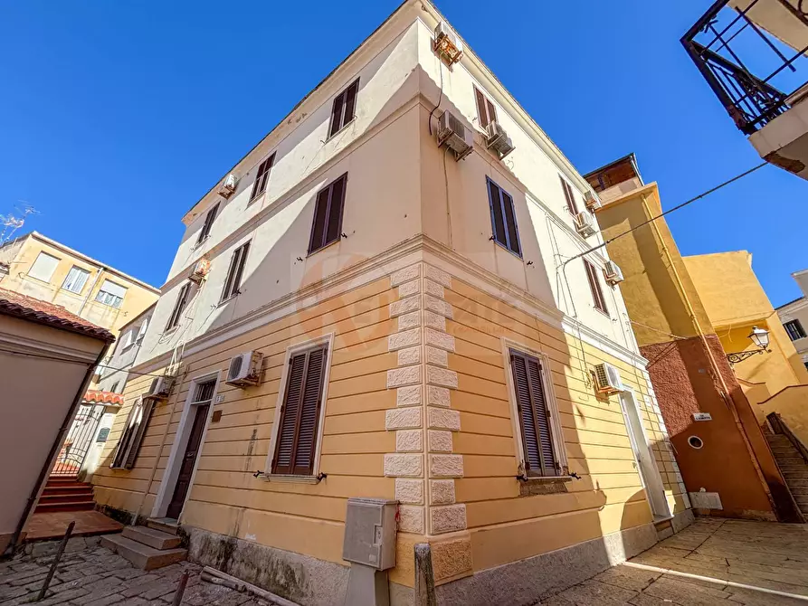 Immagine 3 di Casa indipendente in vendita  in Via Regina Margherita 5 a La Maddalena