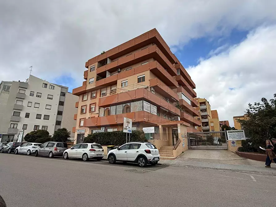 Immagine 62 di Appartamento in vendita  in via Luna e Sole 42 a Sassari