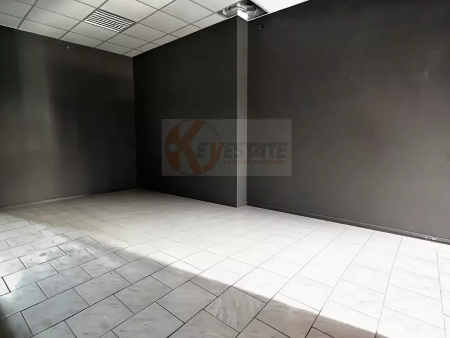 Immagine 5 di Locale commerciale in vendita  in Via Nizza 41C a Sassari