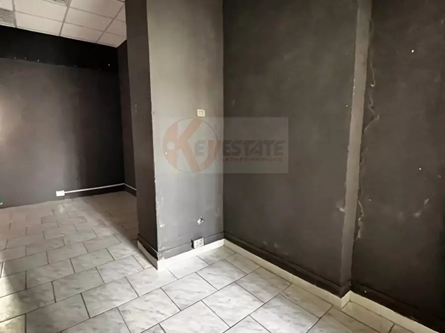 Immagine 4 di Locale commerciale in vendita  in Via Nizza 41C a Sassari