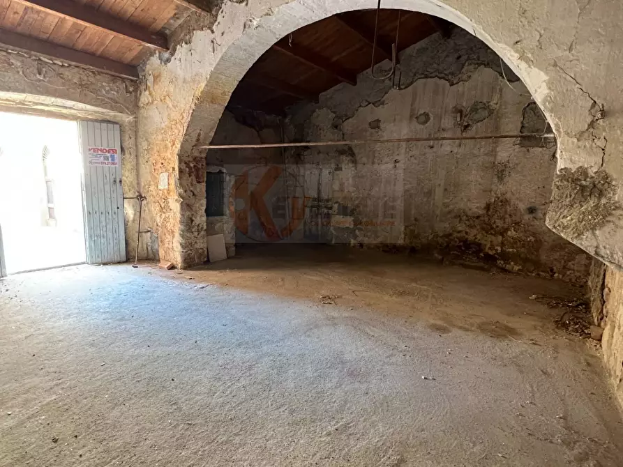 Immagine 12 di Locale commerciale in vendita  in Via ciboddo 10 a Sassari