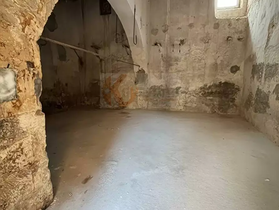 Immagine 10 di Locale commerciale in vendita  in Via ciboddo 10 a Sassari