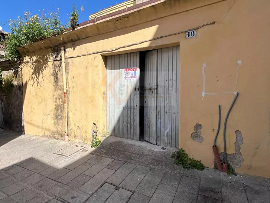 Immagine 4 di Locale commerciale in vendita  in Via ciboddo 10 a Sassari