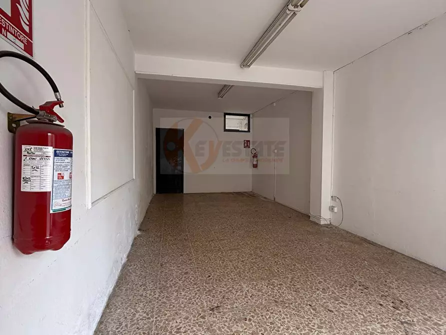 Immagine 2 di Locale commerciale in vendita  in via Grazia Deledda 171 a Sassari