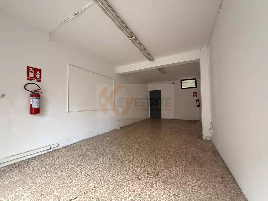 Immagine 5 di Locale commerciale in vendita  in via Grazia Deledda 171 a Sassari