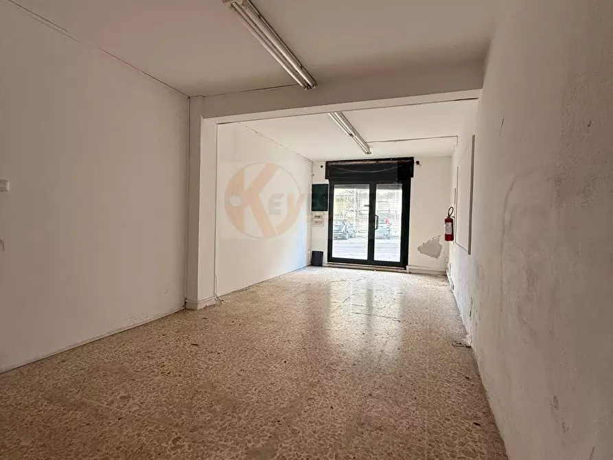 Immagine 8 di Locale commerciale in vendita  in via Grazia Deledda 171 a Sassari