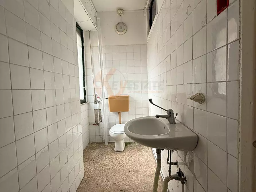 Immagine 11 di Locale commerciale in vendita  in via Grazia Deledda 171 a Sassari