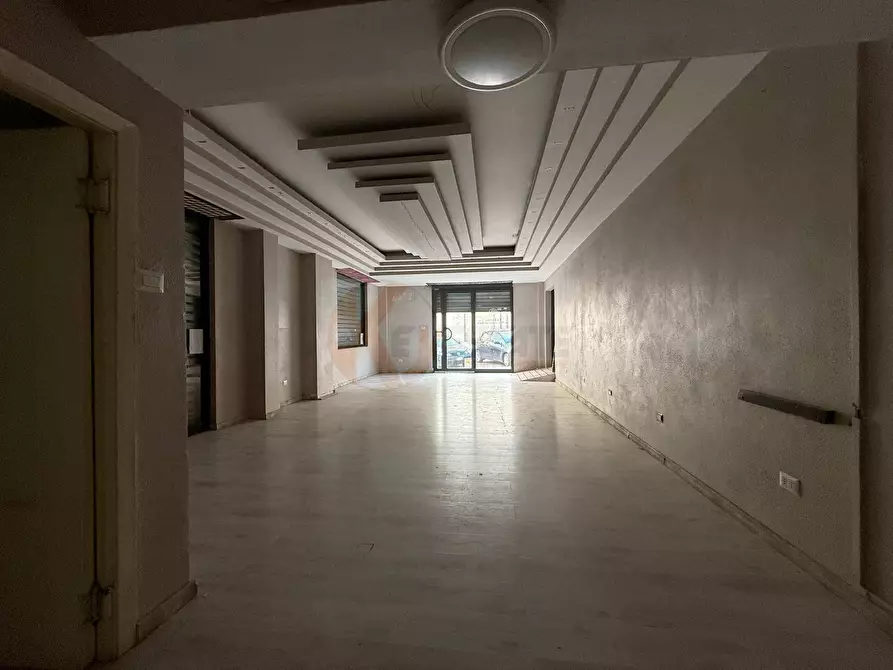 Immagine 4 di Locale commerciale in vendita  in via Grazia Deledda 55 a Sassari