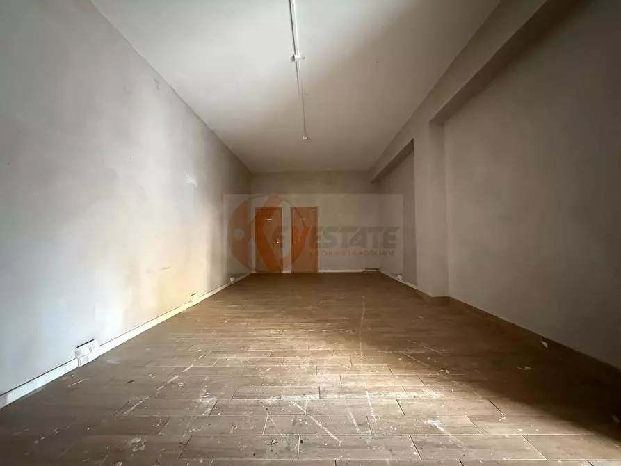 Immagine 11 di Locale commerciale in vendita  in via Grazia Deledda 55 a Sassari