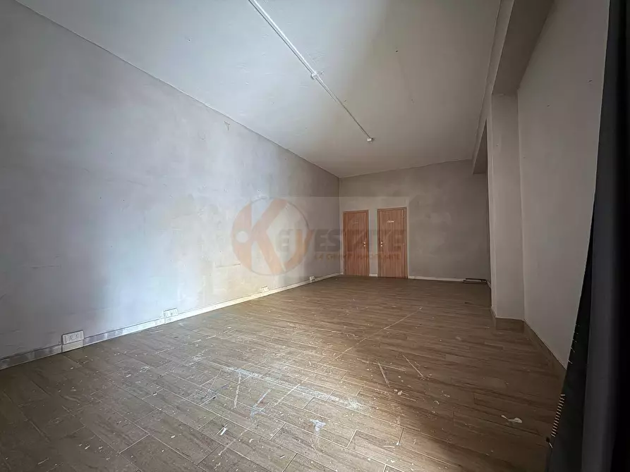 Immagine 13 di Locale commerciale in vendita  in via Grazia Deledda 55 a Sassari