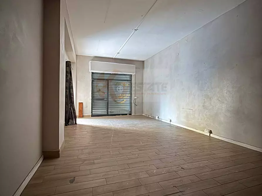 Immagine 16 di Locale commerciale in vendita  in via Grazia Deledda 55 a Sassari