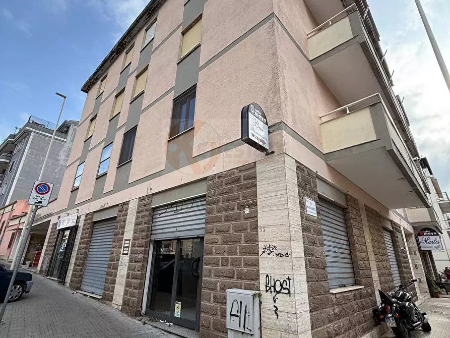 Immagine 24 di Locale commerciale in vendita  in via Grazia Deledda 55 a Sassari