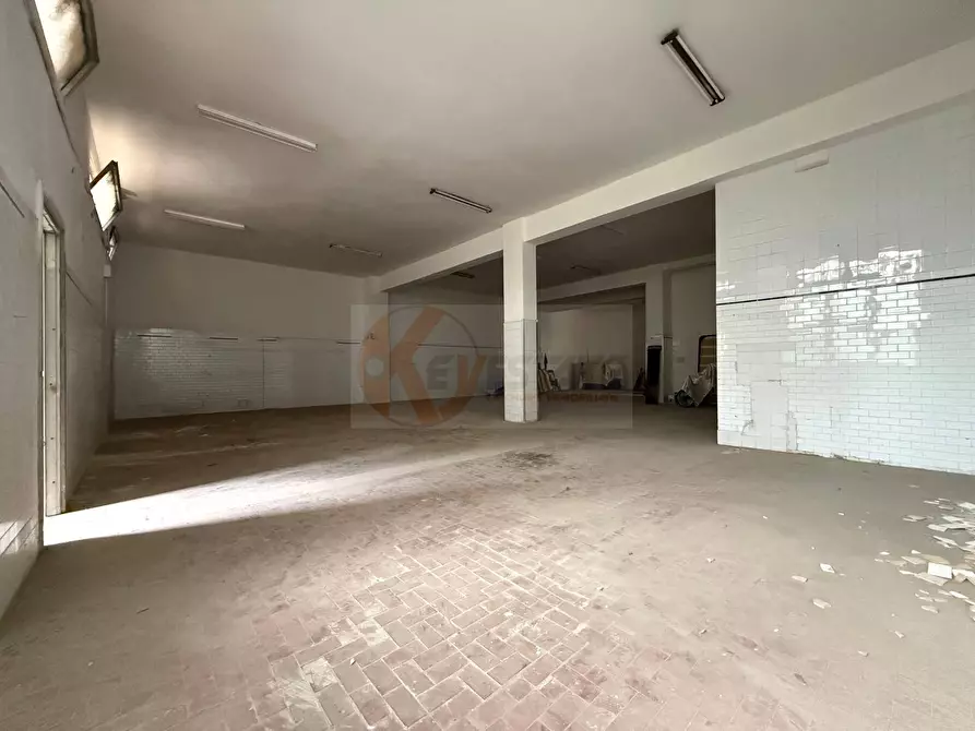 Immagine 14 di Locale commerciale in vendita  in via Grazia Deledda 31 a Sassari