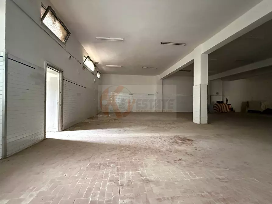 Immagine 15 di Locale commerciale in vendita  in via Grazia Deledda 31 a Sassari