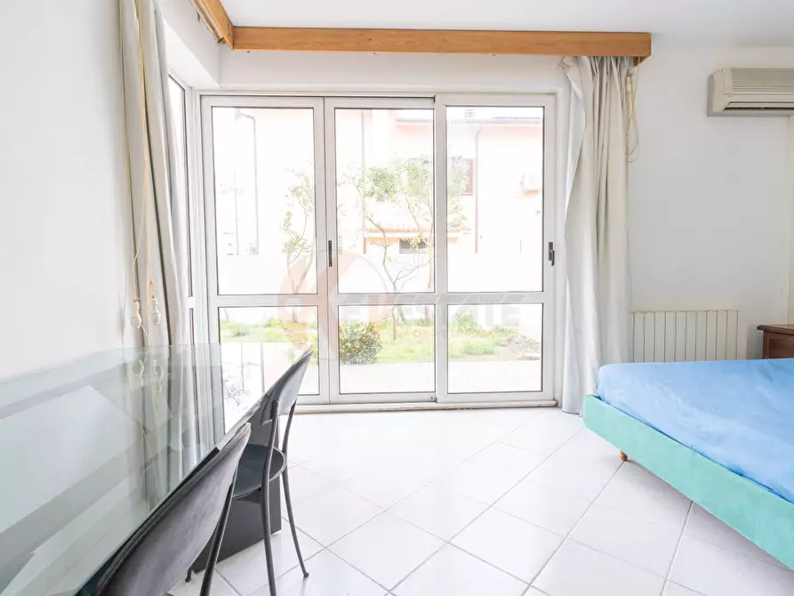 Immagine 11 di Appartamento in vendita  in Via Parigi 2 a Olbia