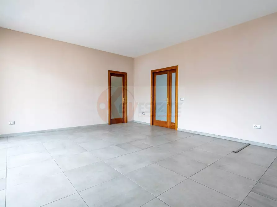 Immagine 7 di Locale commerciale in vendita  in Via Meucci 14 a Olbia