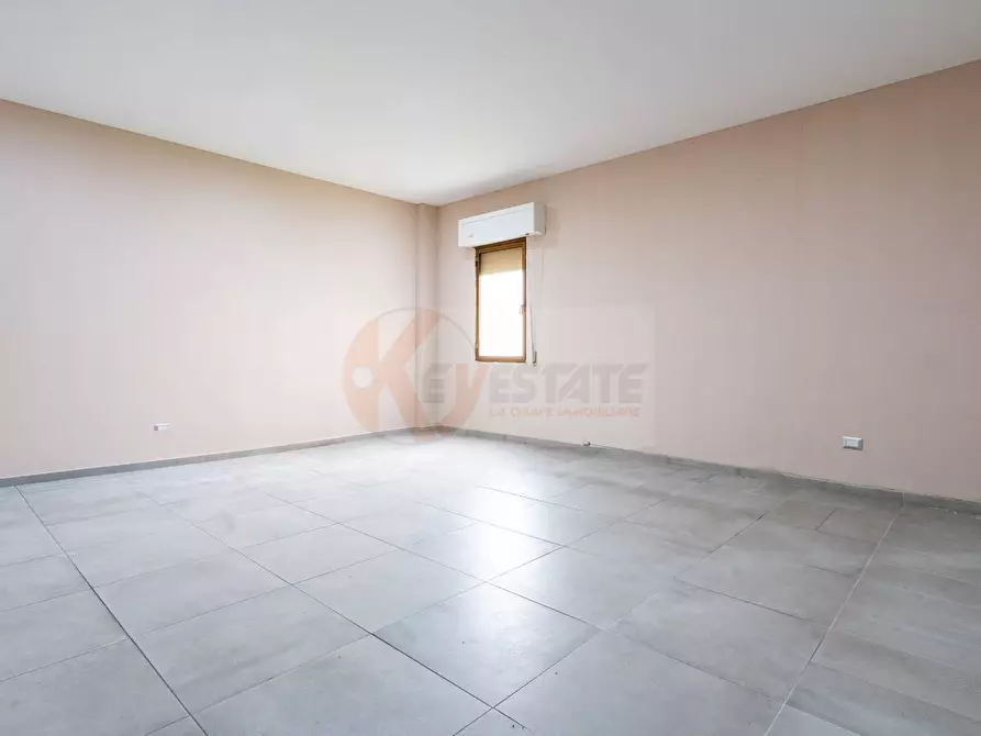 Immagine 13 di Locale commerciale in vendita  in Via Meucci 14 a Olbia