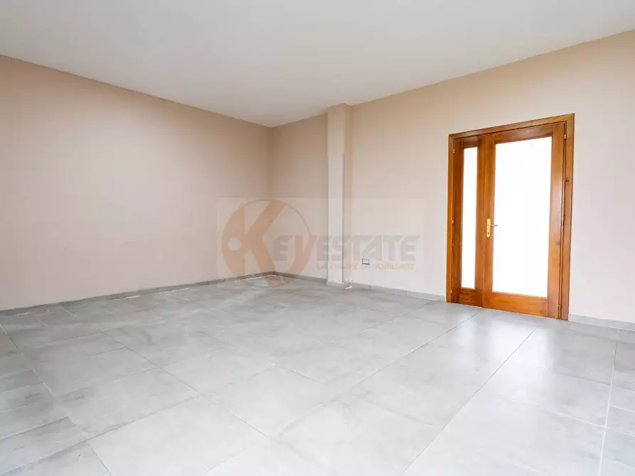 Immagine 15 di Locale commerciale in vendita  in Via Meucci 14 a Olbia