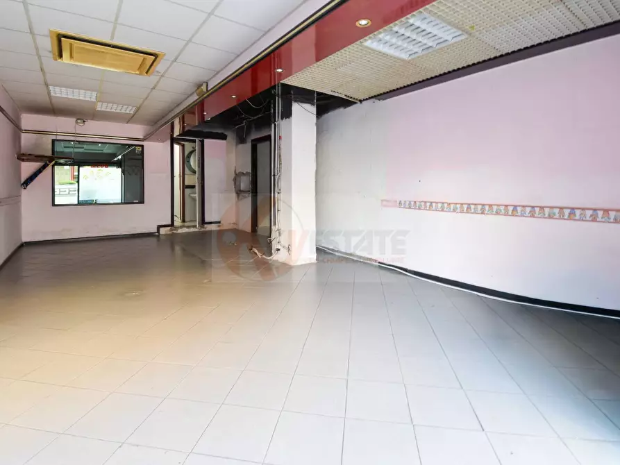 Immagine 5 di Locale commerciale in vendita  in via Giovanni Amendola 80 a Sassari