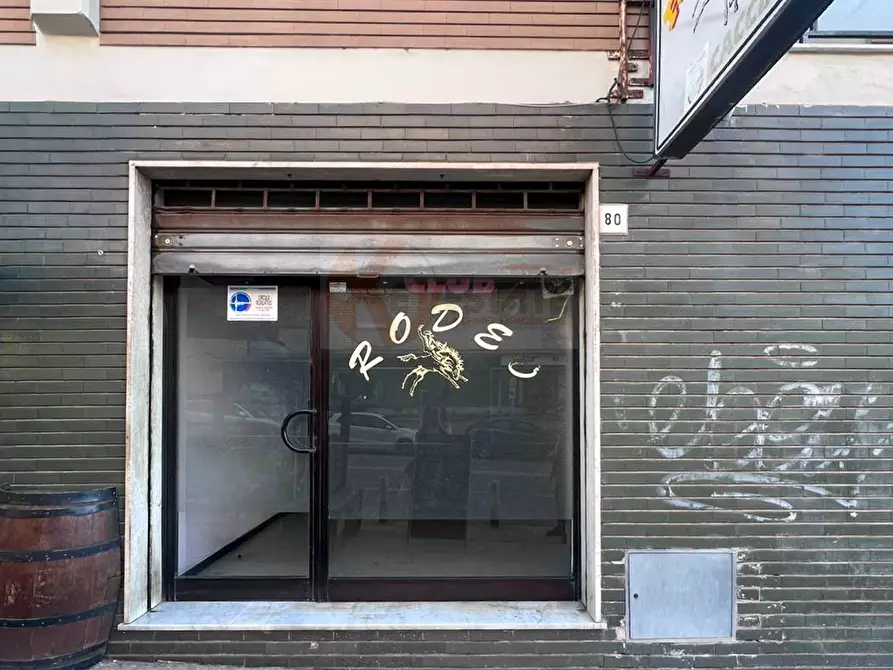 Immagine 18 di Locale commerciale in vendita  in via Giovanni Amendola 80 a Sassari