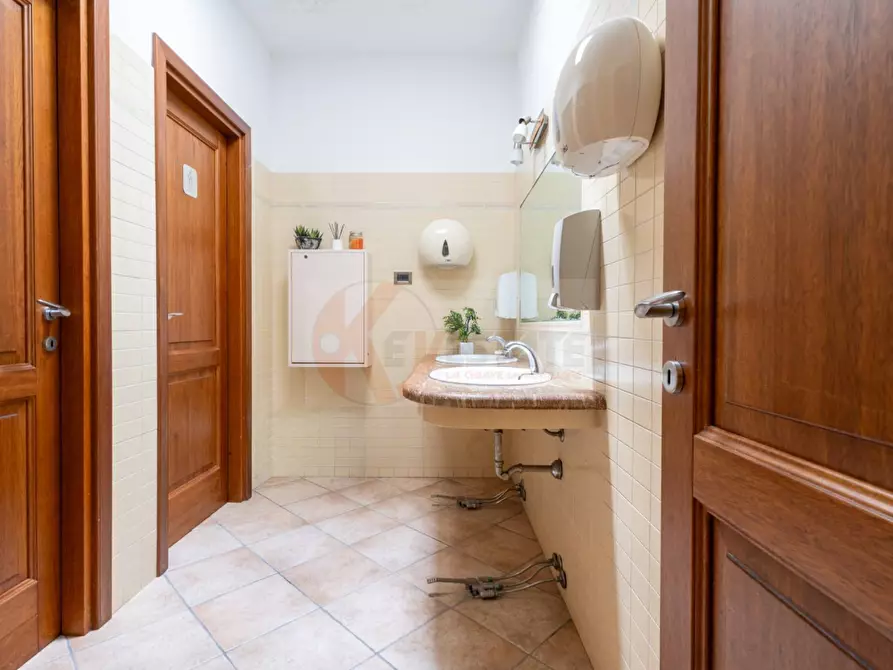 Immagine 48 di Attività commerciale in vendita  in via Cottoni 59 a Sorso