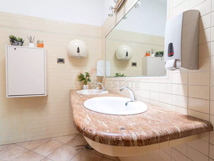 Immagine 49 di Attività commerciale in vendita  in via Cottoni 59 a Sorso