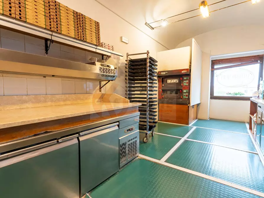 Immagine 11 di Attività commerciale in vendita  in via Cottoni 59 a Sorso