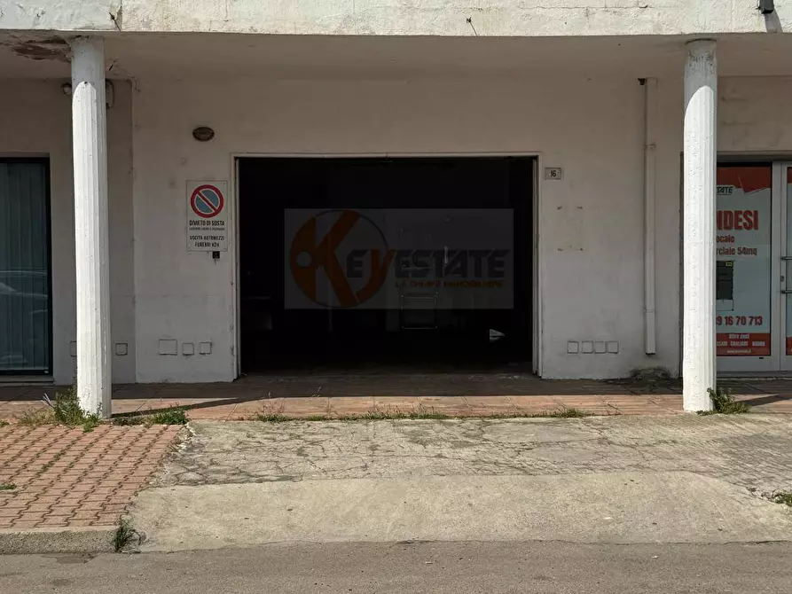Immagine 3 di Attività commerciale in vendita  in Via Meucci 16 a Olbia