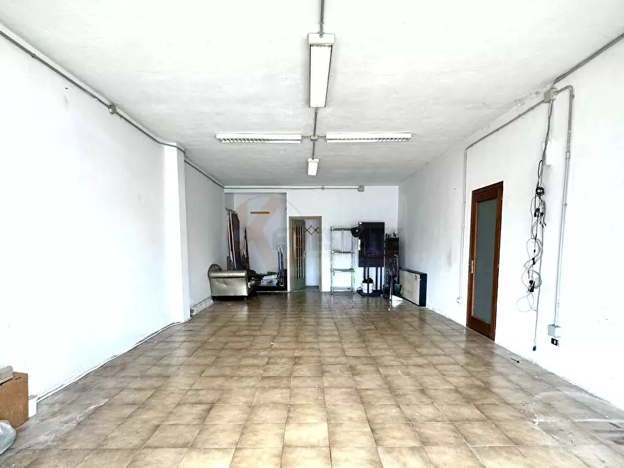 Immagine 5 di Attività commerciale in vendita  in Via Meucci 16 a Olbia