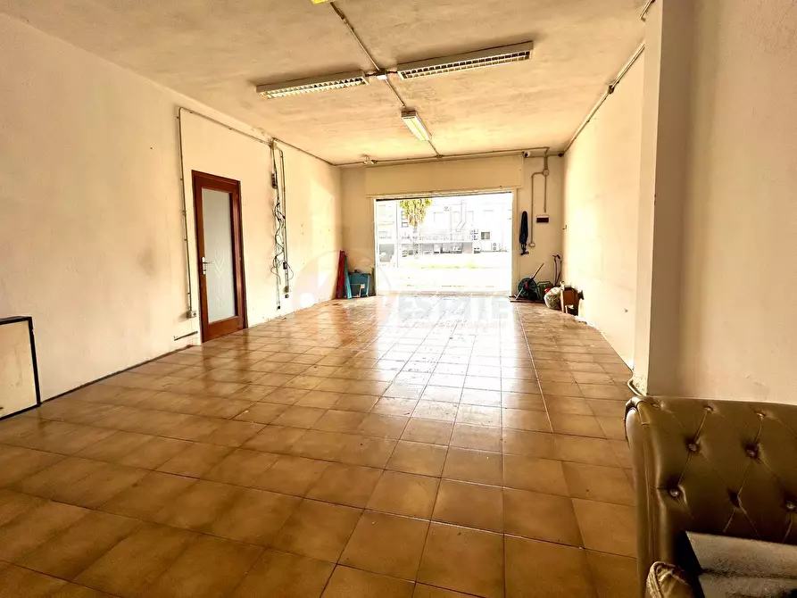 Immagine 12 di Attività commerciale in vendita  in Via Meucci 16 a Olbia