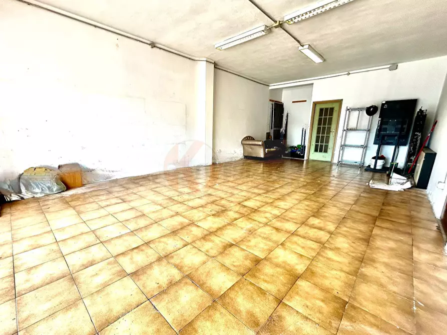 Immagine 10 di Attività commerciale in vendita  in Via Meucci 16 a Olbia