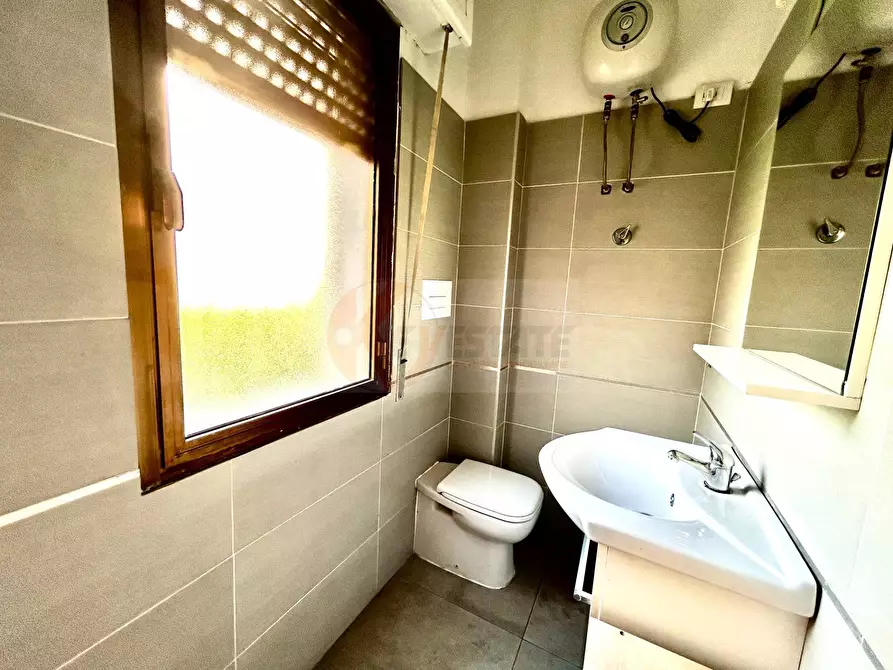 Immagine 16 di Attività commerciale in vendita  in Via Meucci 16 a Olbia