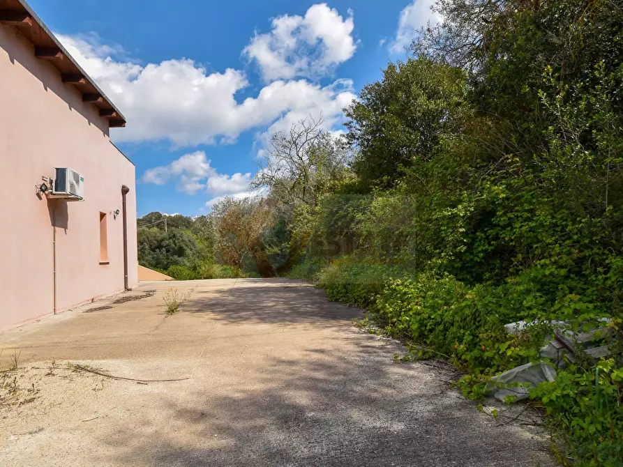 Immagine 43 di Villa in vendita  in STRADA VICINALE LUNA E SOLE PRUNIZZEDDA SNC a Sassari