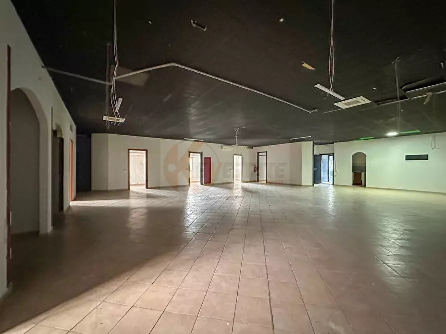 Immagine 2 di Locale commerciale in vendita  in predda niedda sud str.23 a Sassari