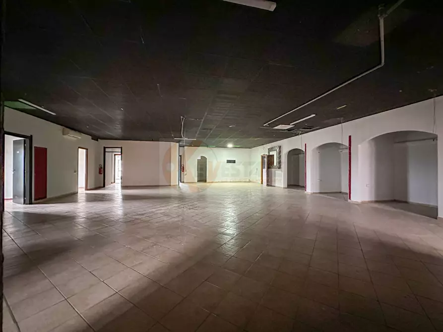 Immagine 4 di Locale commerciale in vendita  in predda niedda sud str.23 a Sassari